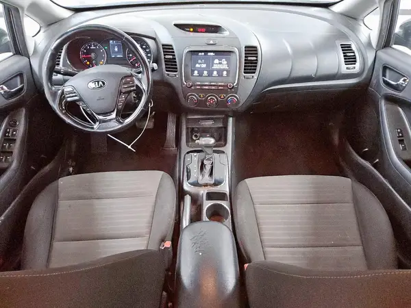 3KPFL4A79JE253007 2018 KIA FORTE - Image 8