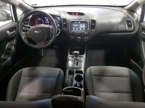 3KPFL4A79JE253914 2018 KIA FORTE - Image 8