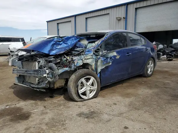 3KPFL4A79JE254173 2018 KIA FORTE - Image 1