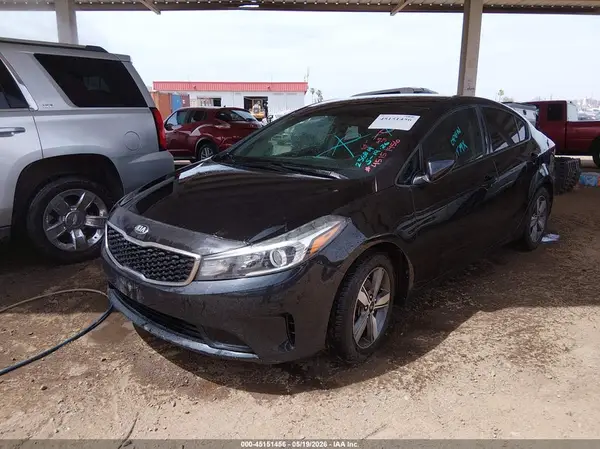 3KPFL4A79JE256814 2018 KIA FORTE - Image 2