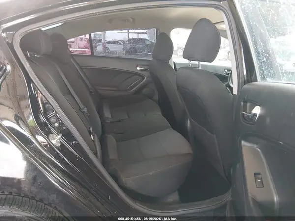 3KPFL4A79JE256814 2018 KIA FORTE - Image 8
