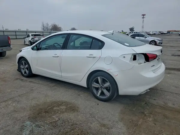 3KPFL4A79JE259731 2018 KIA FORTE - Image 2