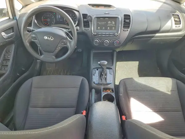 3KPFL4A79JE260457 2018 KIA FORTE - Image 8