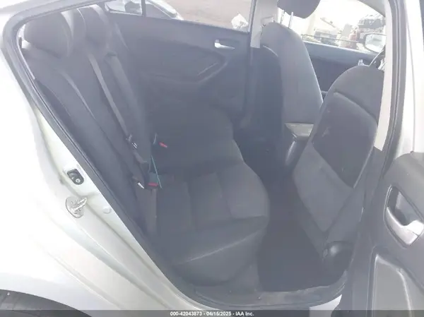 3KPFL4A79JE260667 2018 KIA FORTE - Image 8