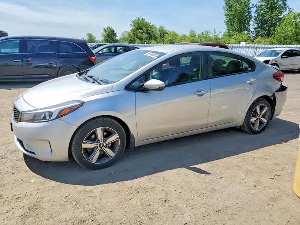 3KPFL4A79JE261656 2018 KIA FORTE - Image 1