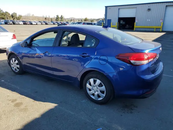 3KPFL4A79JE262435 2018 KIA FORTE - Image 2