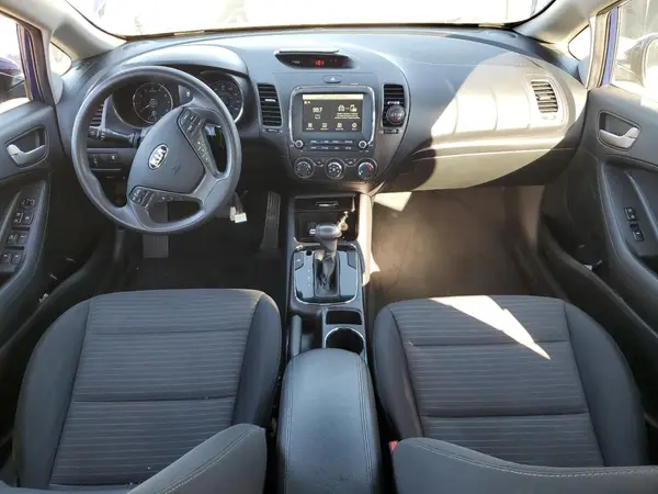 3KPFL4A79JE262435 2018 KIA FORTE - Image 8