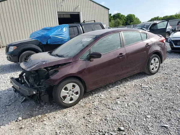 3KPFL4A79JE263083 2018 KIA FORTE - Image 1