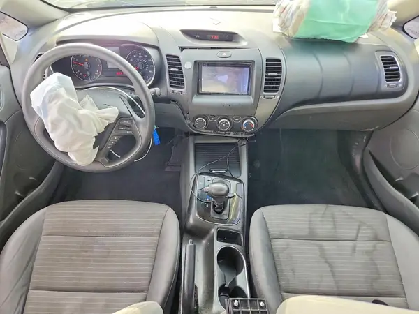 3KPFL4A79JE263181 2018 KIA FORTE - Image 8