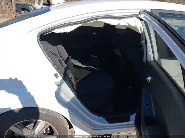 3KPFL4A79JE263794 2018 KIA FORTE - Image 8