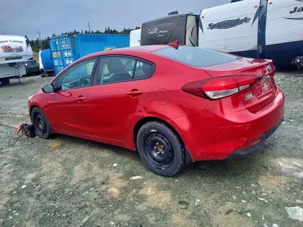 3KPFL4A79JE264203 2018 KIA FORTE - Image 2