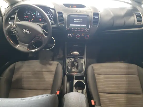 3KPFL4A79JE267733 2018 KIA FORTE - Image 8