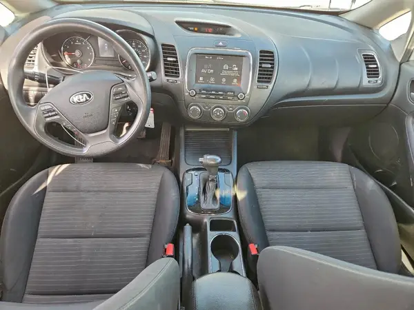 3KPFL4A79JE269594 2018 KIA FORTE - Image 8