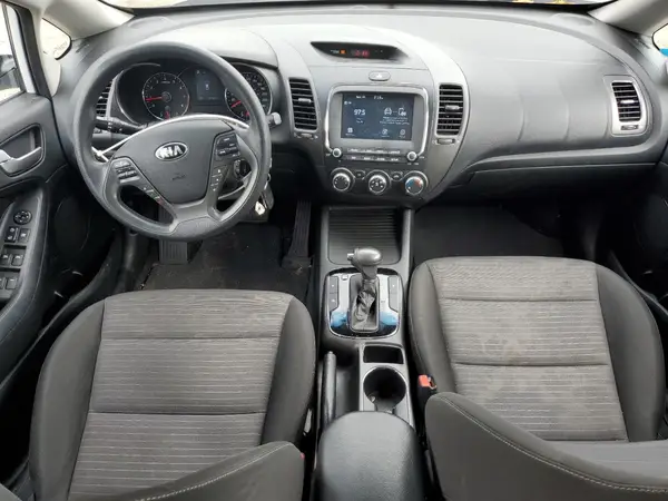 3KPFL4A79JE269739 2018 KIA FORTE - Image 8