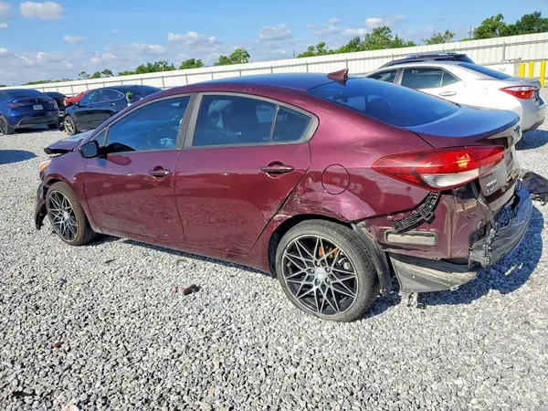 3KPFL4A79JE271104 2018 KIA FORTE - Image 2
