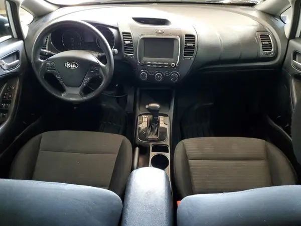 3KPFL4A79JE274486 2018 KIA FORTE - Image 8