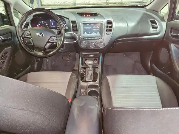 3KPFL4A79JE274763 2018 KIA FORTE - Image 8