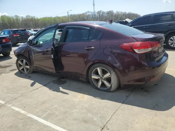 3KPFL4A79JE275511 2018 KIA FORTE - Image 2