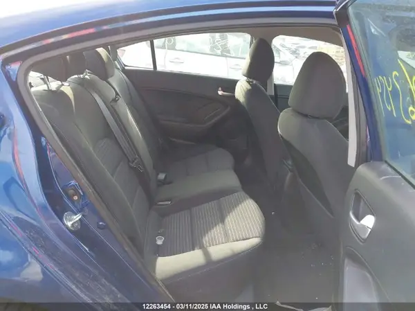 3KPFL4A79JE282183 2018 KIA FORTE - Image 8