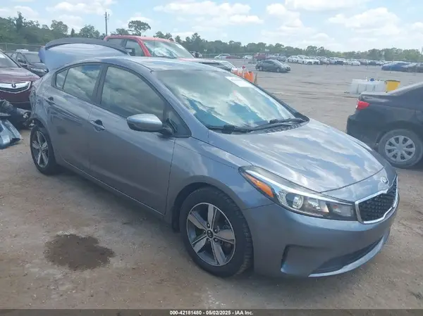 3KPFL4A79JE282653 2018 KIA FORTE - Image 1