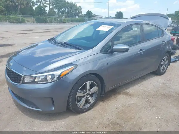 3KPFL4A79JE282653 2018 KIA FORTE - Image 2