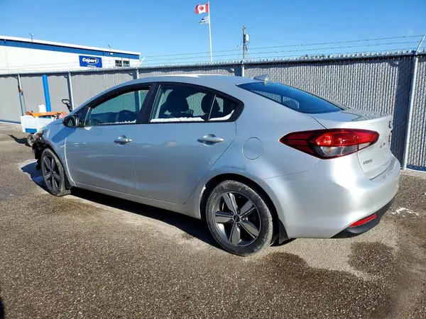 3KPFL4A79JE283706 2018 KIA FORTE - Image 2