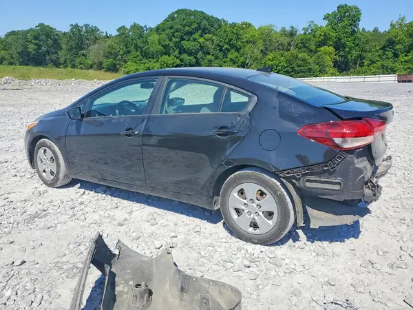 3KPFL4A79JE283902 2018 KIA FORTE - Image 2
