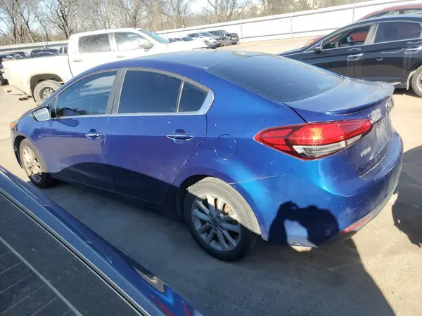 3KPFL4A7XHE006203 2017 KIA FORTE - Image 2