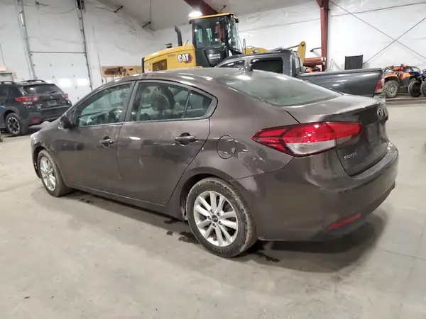 3KPFL4A7XHE009926 2017 KIA FORTE - Image 2