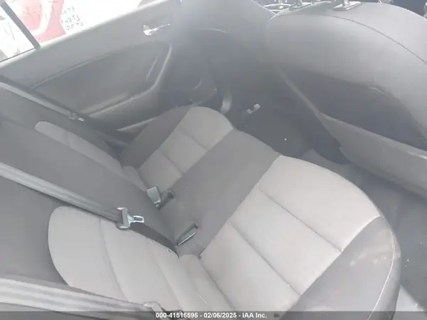 3KPFL4A7XHE010221 2017 KIA FORTE - Image 8