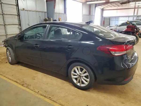 3KPFL4A7XHE011255 2017 KIA FORTE - Image 2