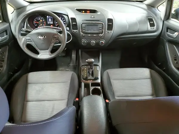 3KPFL4A7XHE011255 2017 KIA FORTE - Image 8
