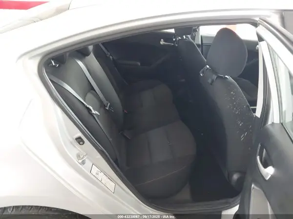 3KPFL4A7XHE014236 2017 KIA FORTE - Image 8