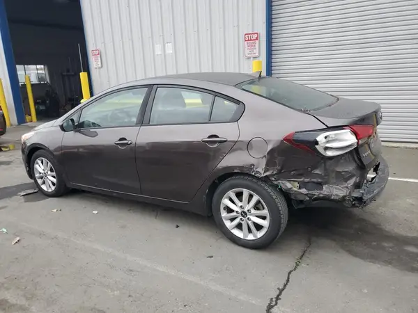3KPFL4A7XHE015189 2017 KIA FORTE - Image 2