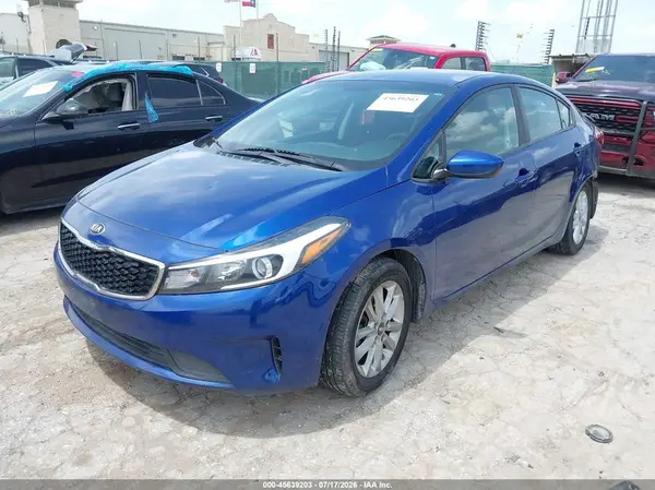 3KPFL4A7XHE015662 2017 KIA FORTE - Image 2