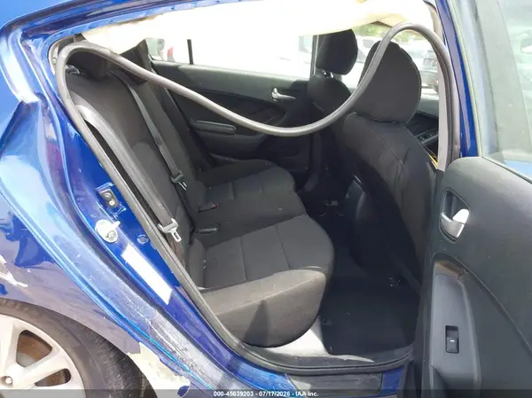 3KPFL4A7XHE015662 2017 KIA FORTE - Image 8