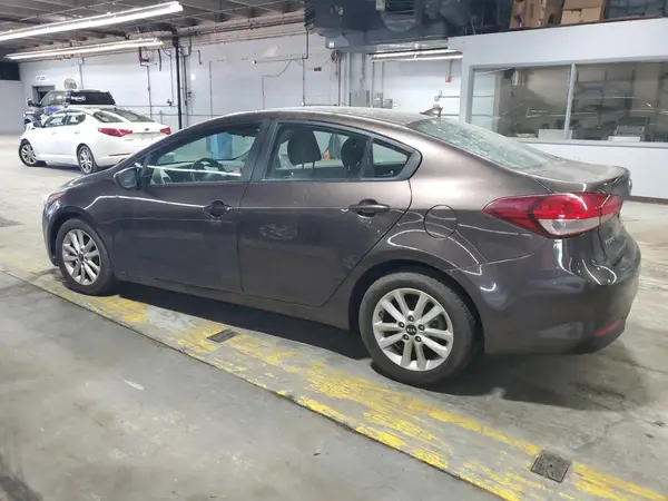 3KPFL4A7XHE022501 2017 KIA FORTE - Image 2