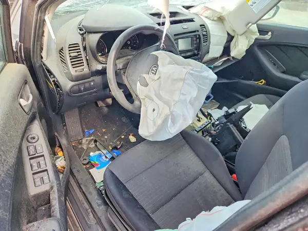 3KPFL4A7XHE024944 2017 KIA FORTE - Image 8
