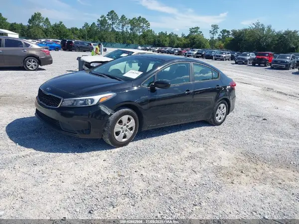 3KPFL4A7XHE027987 2017 KIA FORTE - Image 2