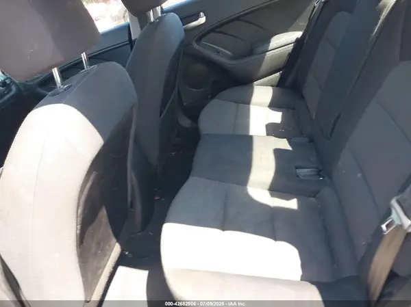 3KPFL4A7XHE027987 2017 KIA FORTE - Image 8
