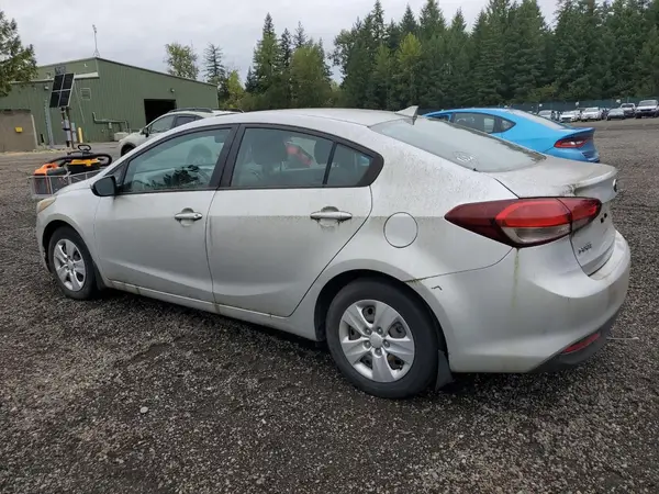 3KPFL4A7XHE029979 2017 KIA FORTE - Image 2