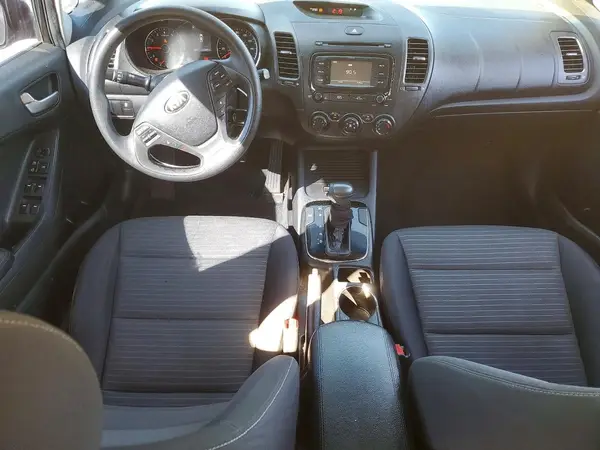 3KPFL4A7XHE031845 2017 KIA FORTE - Image 8