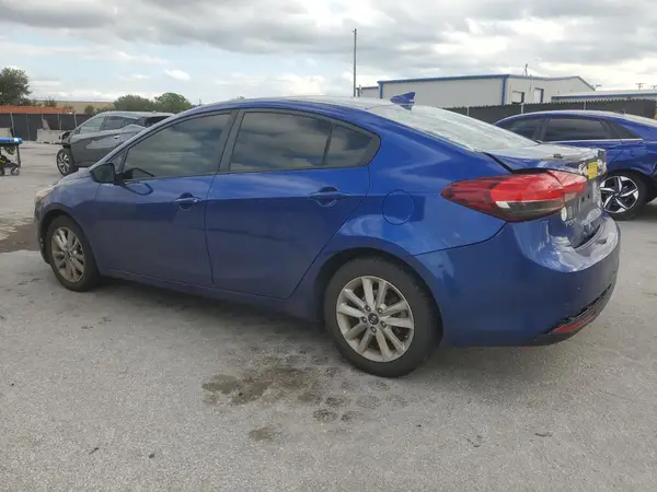 3KPFL4A7XHE035586 2017 KIA FORTE - Image 2