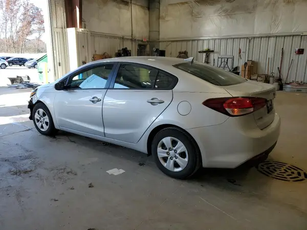 3KPFL4A7XHE036429 2017 KIA FORTE - Image 2