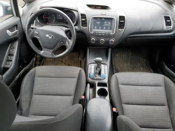 3KPFL4A7XHE037788 2017 KIA FORTE - Image 8