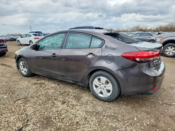 3KPFL4A7XHE043879 2017 KIA FORTE - Image 2