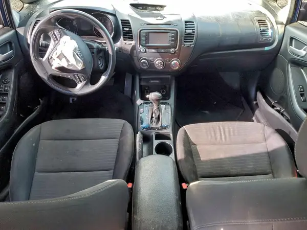 3KPFL4A7XHE047527 2017 KIA FORTE - Image 8