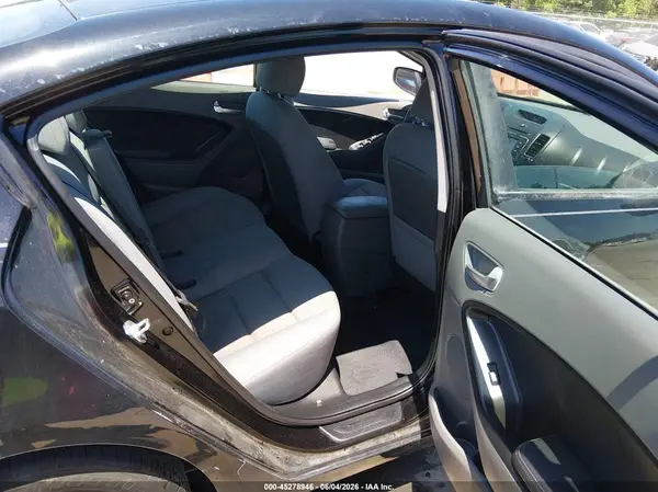 3KPFL4A7XHE054395 2017 KIA FORTE - Image 8