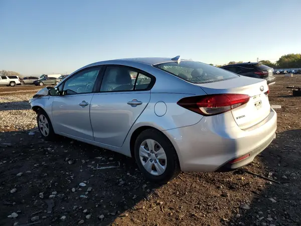 3KPFL4A7XHE055238 2017 KIA FORTE - Image 2