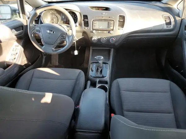 3KPFL4A7XHE055238 2017 KIA FORTE - Image 8